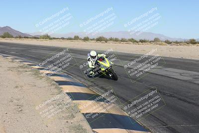 media/Dec-01-2025-Moto Forza (Mon) [[2daa91e15f]]/2-Intermediate Group/Session 4 (Turn 10 Inside)/